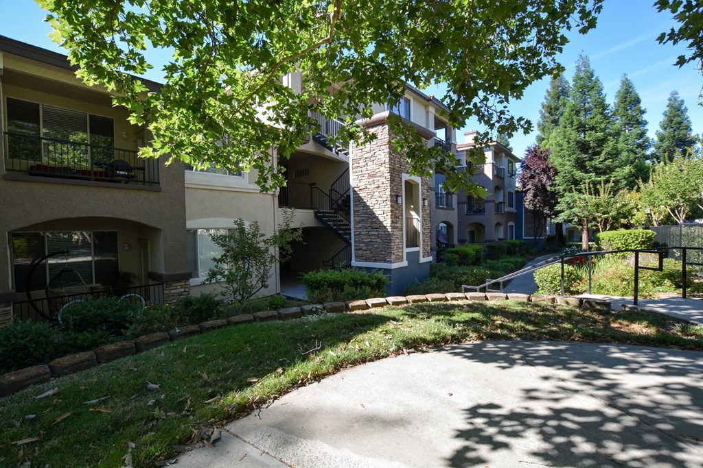 The Villages Of The Galleria Apartments, 701 Gibson Drive, Roseville